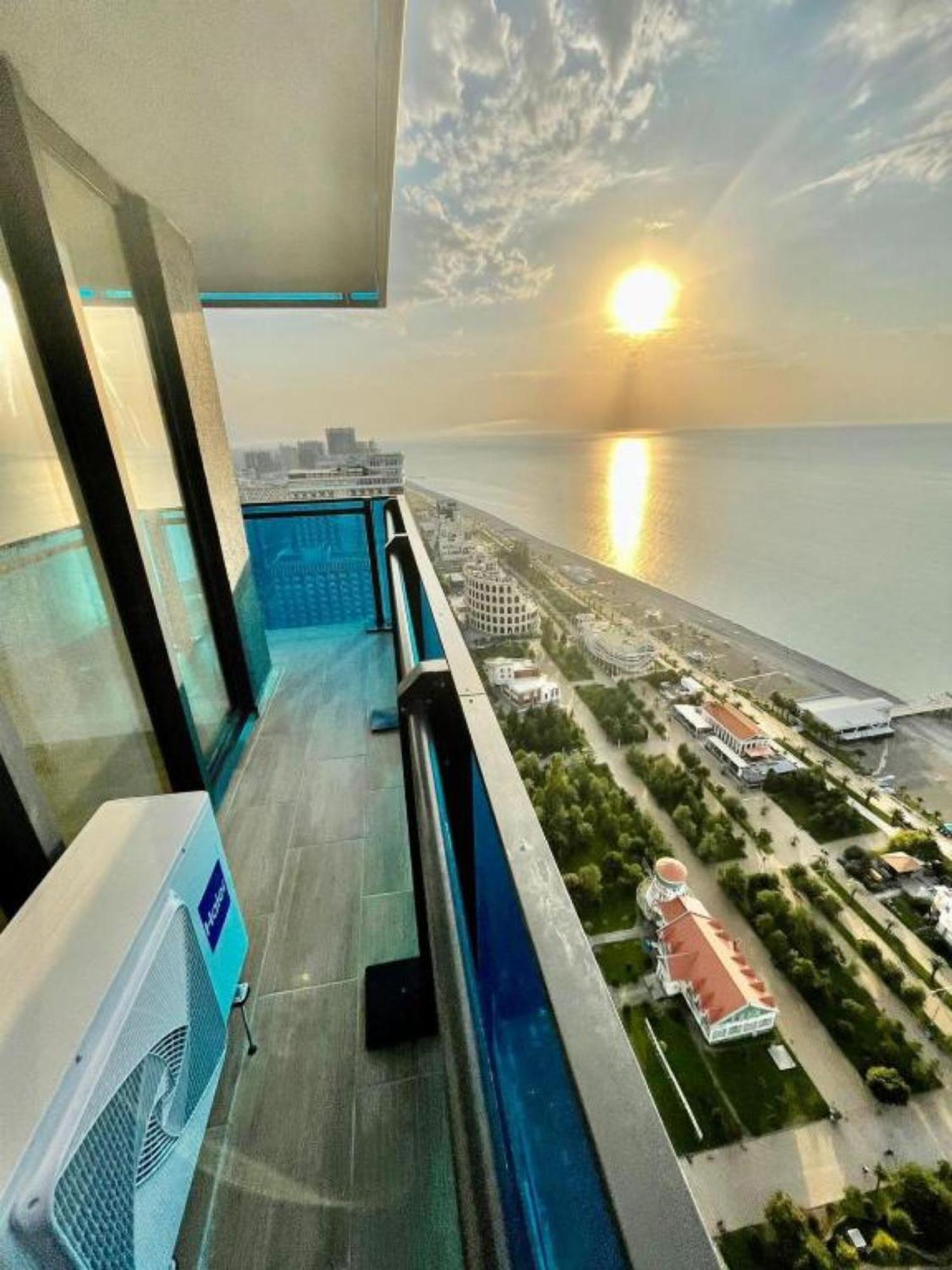 Orbi City Sea View Lejlighedshotel Batumi Eksteriør billede