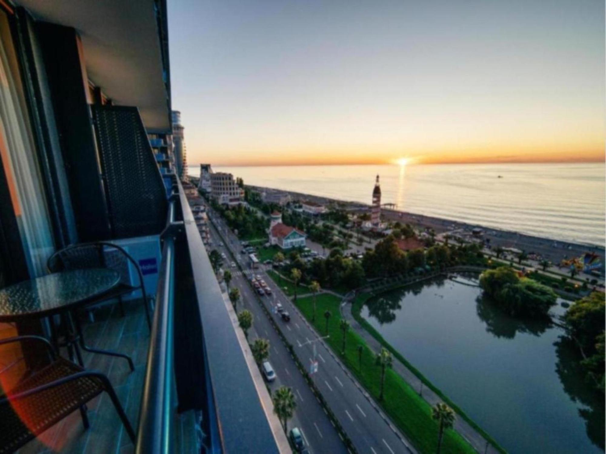 Orbi City Sea View Lejlighedshotel Batumi Eksteriør billede